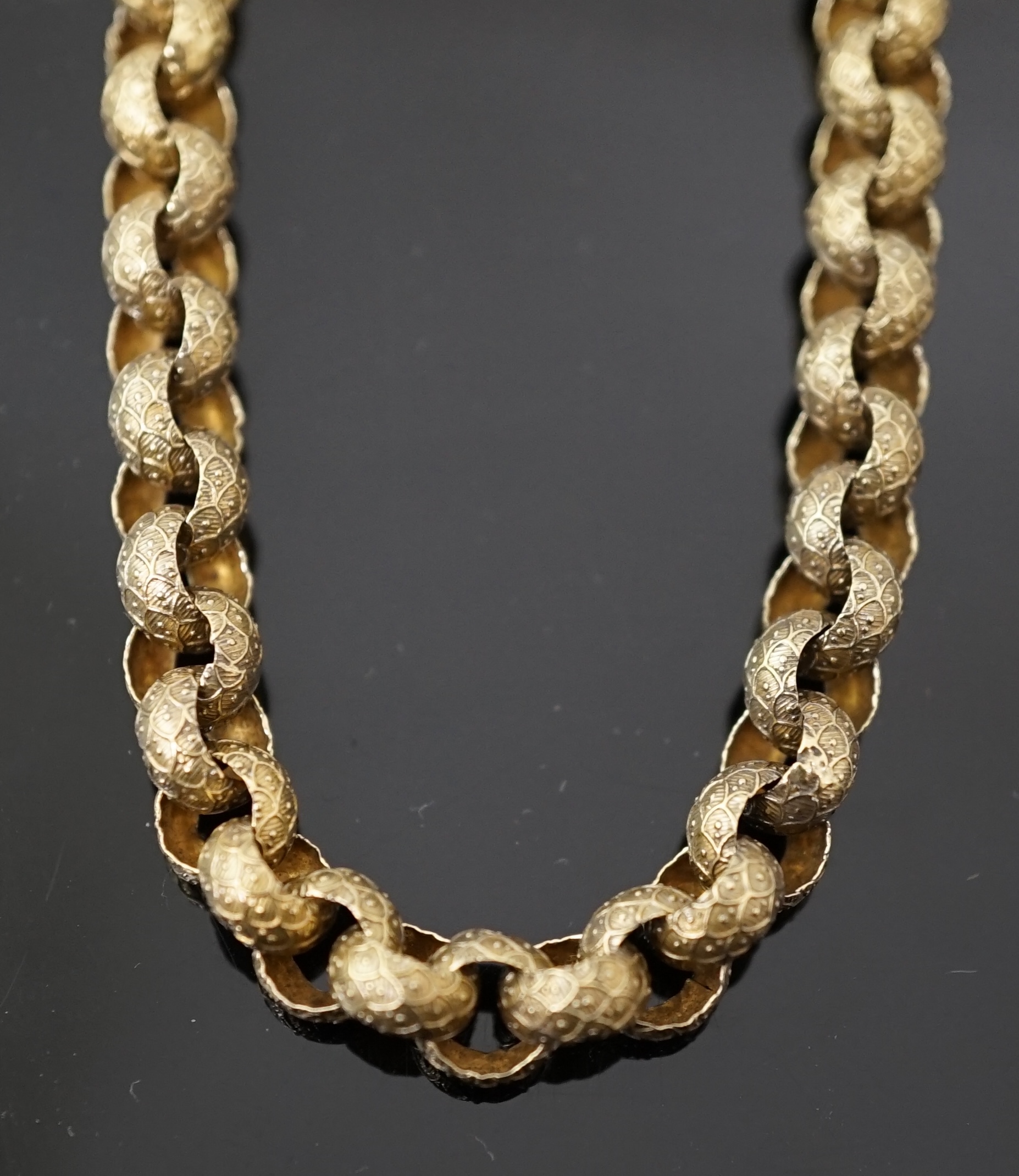 A Georgian embossed gold belcher link choker necklace